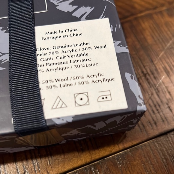 NEW❄️Tommy Bahama Merino Wool Blend Tan Hat Genuine Leather Gloves set S/M $120 - Picture 6 of 12